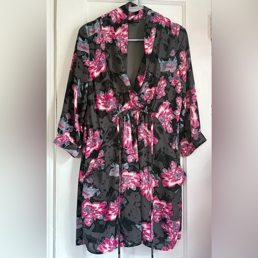 Aqua Women’s Pink Gray Floral Print V-Neck Mini Dress, Size: Small